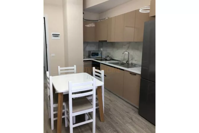 Shtepi me qera Apartament ne Tirane, 1+1, Mobilimi E mobiluar, Pagesa 430  Euro.