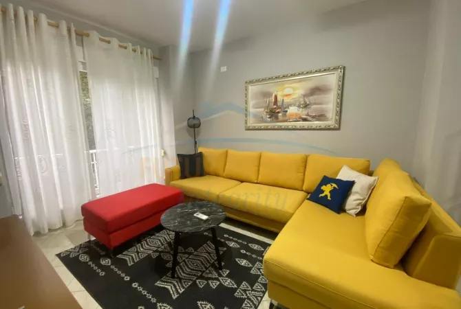 Shtepi me qera Apartament ne Tirane, 2+1, Mobilimi E mobiluar, Pagesa 750  Euro.