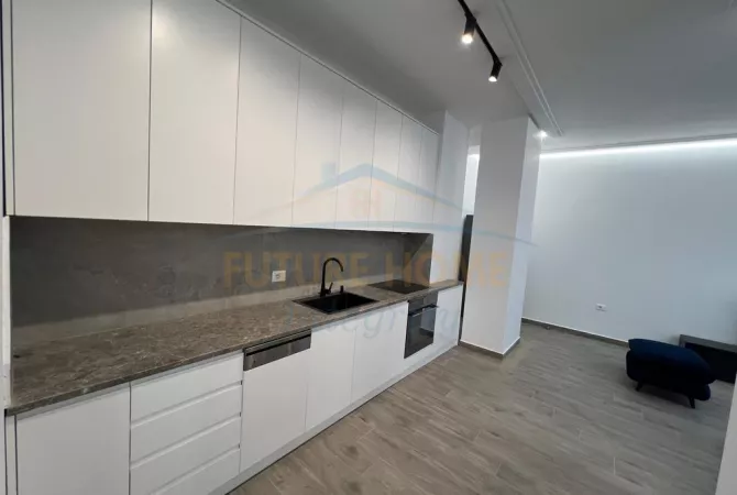 Shtepi me qera Apartament ne Tirane, 2+1, Mobilimi E mobiluar, Pagesa 750  Euro.