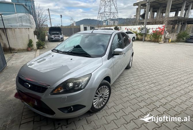 Makina ne shitje ne Tirane - 370,000 Leke