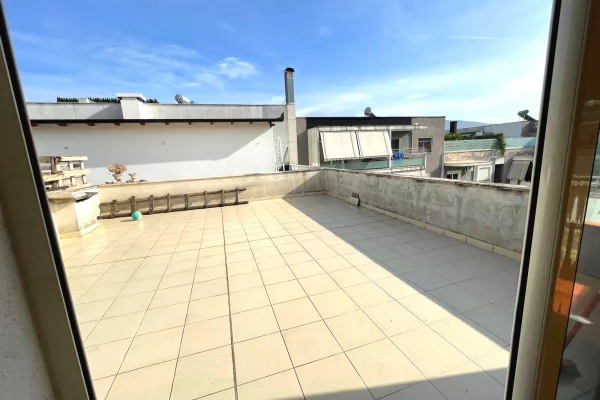 Appartamento in affitto a Tirana 2+1, Arredato