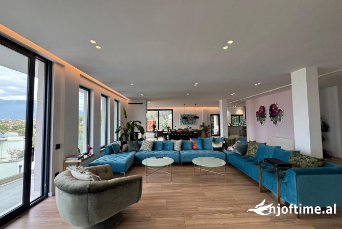 Shtepi me qera 7+1 ne Tirane - 6,500 Euro