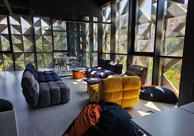 Jepet me qira ambient zyre - Kati i 3 Rainbow center (Bllok)