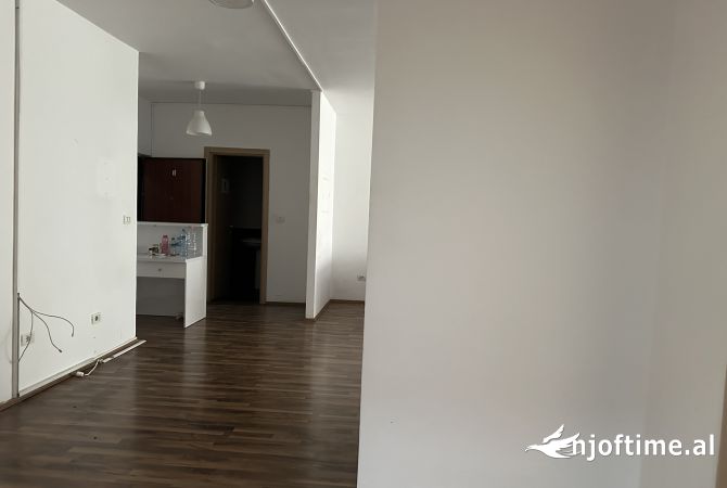Apartament me qera per zyra 