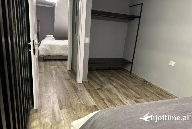 Shtepi me qera Duplex(shtepi me 2 kate) ne Tirane, 2+1, Mobilimi E mobiluar, Pagesa 550  Euro.
