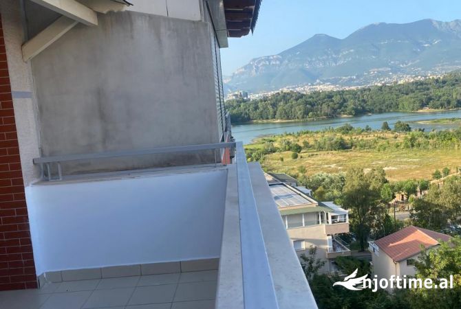 Shtepi me qera Apartament ne Tirane, 3+1, Mobilimi E mobiluar, Pagesa 1,200  Euro.