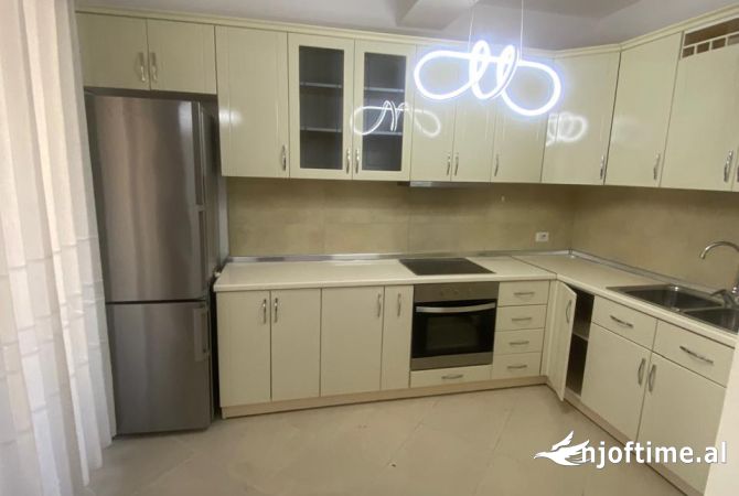 Shtepi me qera 3+1 ne Tirane - 1,200 Euro