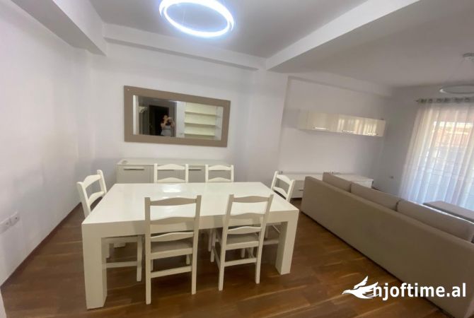 Shtepi me qera 3+1 ne Tirane - 1,200 Euro