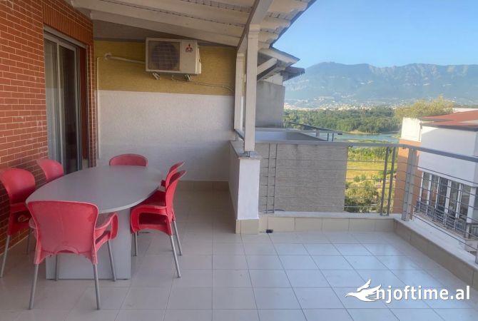 Shtepi me qera 3+1 ne Tirane - 1,200 Euro