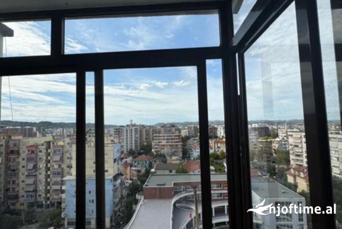 Shtepi ne shitje Apartament ne Tirane, 2+1, Mobilimi E mobiluar, Pagesa 115,000  Euro.