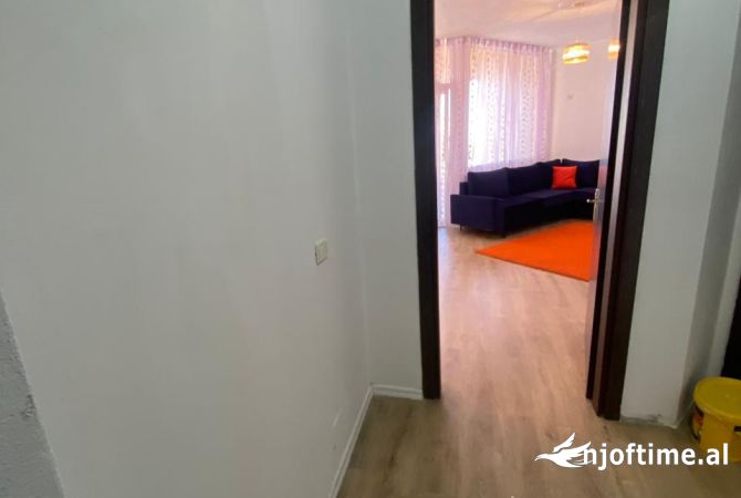 Shtepi ne shitje Apartament ne Tirane, 1+1, Mobilimi E mobiluar, Pagesa 78,000  Euro.