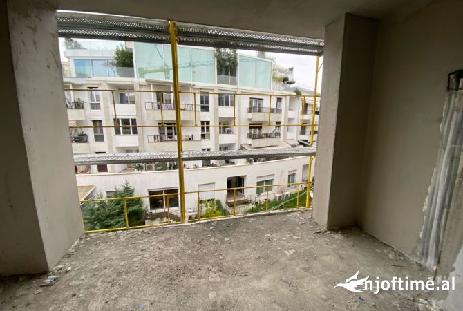 Shtepi ne shitje Apartament ne Tirane, 2+1, Mobilimi Bosh, pa mobiluar, Pagesa 92,000  Euro.