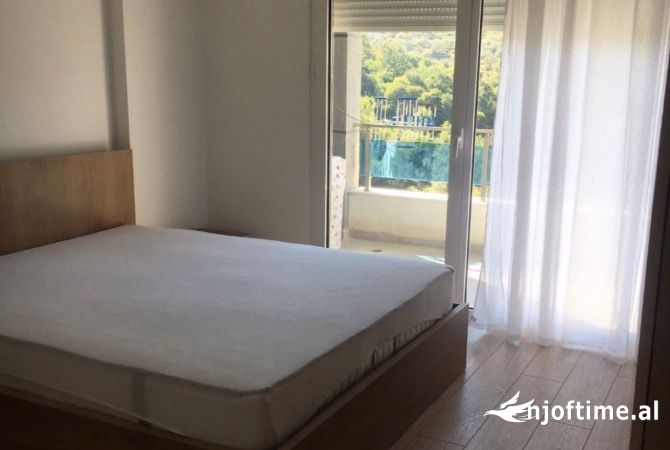 Shtepi ne shitje Apartament ne Tirane, 1+1, Mobilimi E mobiluar, Pagesa 140,000  Euro.
