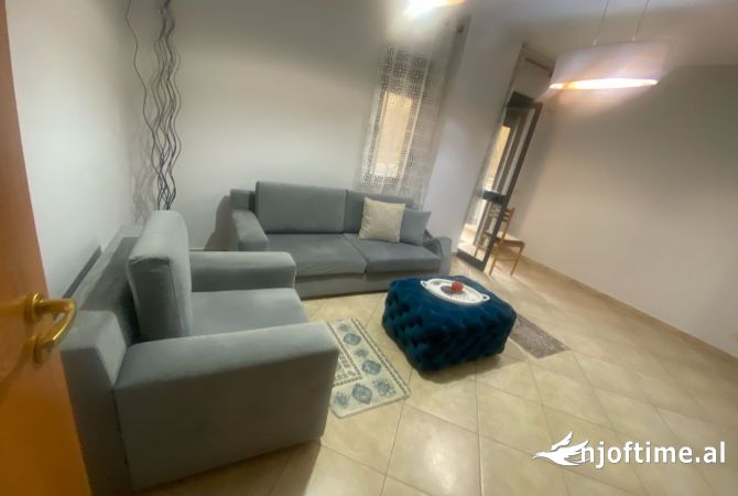 Shtepi me qera Apartament ne Tirane, 1+1, Mobilimi E mobiluar, Pagesa 450  Euro.