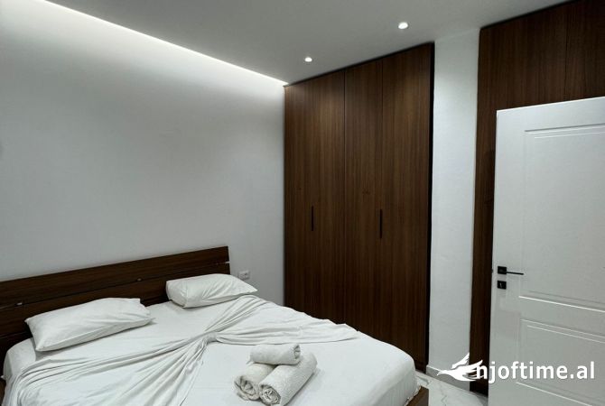 Shtepi me qera Apartament ne Tirane, 1+1, Mobilimi E mobiluar, Pagesa 450  Euro.