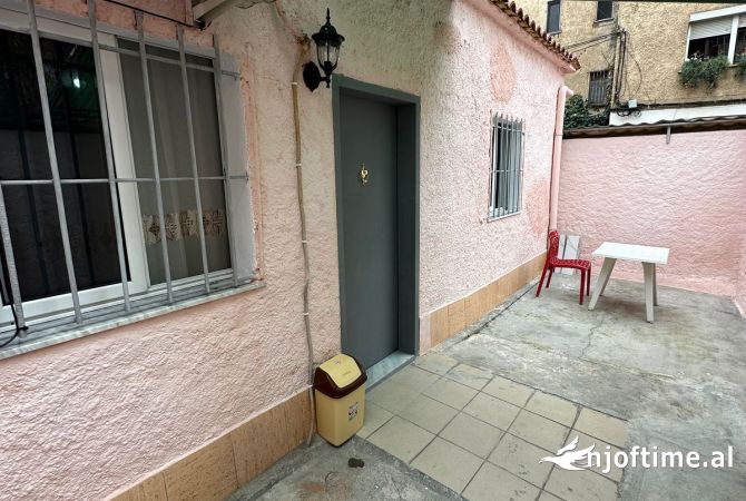 Shtepi me qera Apartament ne Tirane, 1+1, Mobilimi E mobiluar, Pagesa 350  Euro.