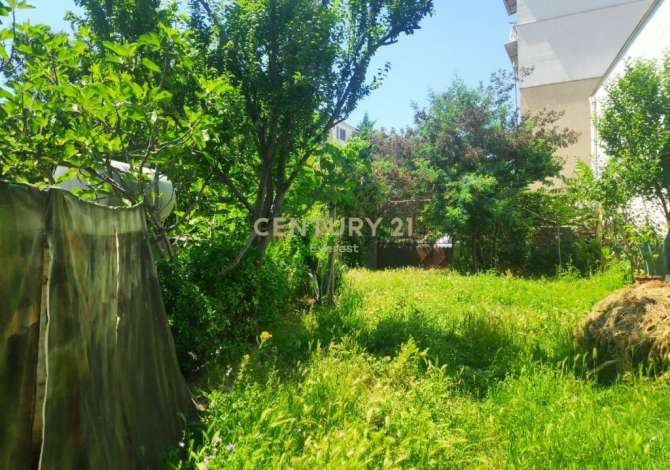 Truall ose Toke ne Tirane - 170,000 Euro