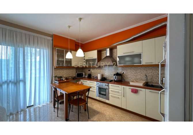 Shtepi ne shitje 2+1 ne Tirane - 225,000 Euro