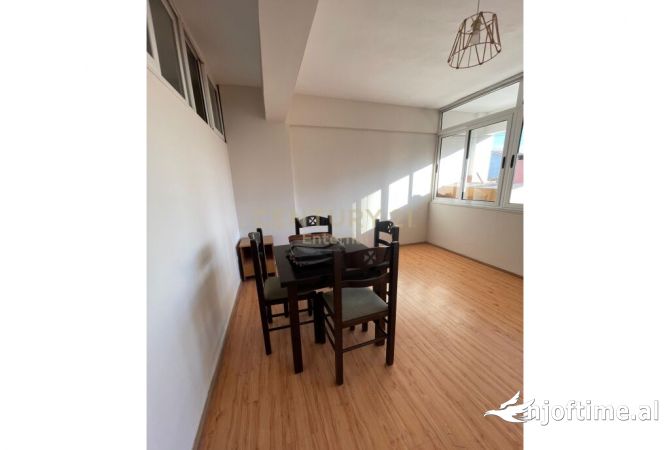 Shtepi me qera 2+1 ne Tirane - 450 Euro