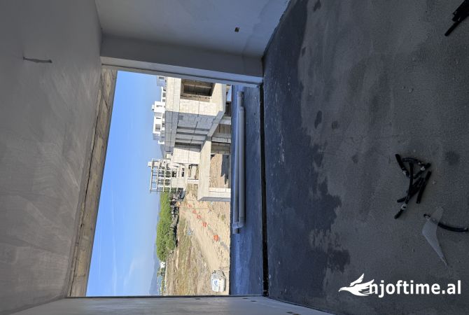 Shtepi ne shitje Apartament ne Durres, 2+1, Mobilimi Bosh, pa mobiluar, Pagesa 375,000  Euro.