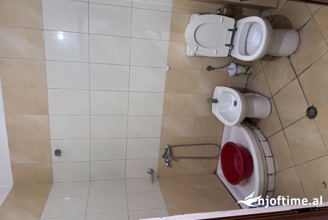 Shtepi me qera Apartament ne Tirane, 1+1, Mobilimi Bosh, pa mobiluar, Pagesa 40,000  Leke.