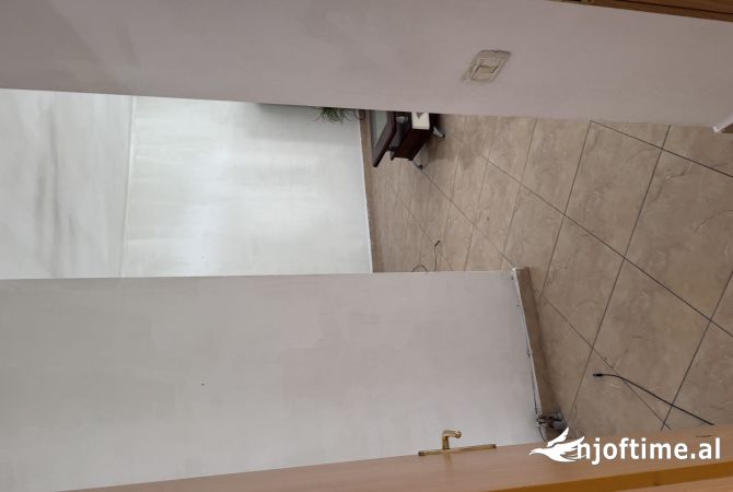 Shtepi me qera Apartament ne Tirane, 1+1, Mobilimi Bosh, pa mobiluar, Pagesa 40,000  Leke.