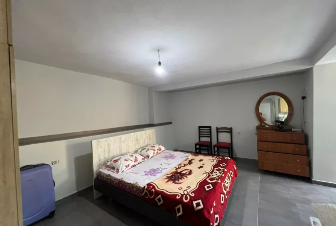 Shtepi me qera 1+1 ne Tirane - 20,000 Leke