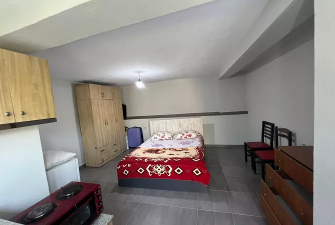 Shtepi me qera 1+1 ne Tirane - 20,000 Leke