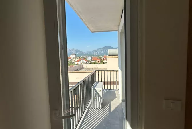 Shtepi me qera Apartament ne Tirane, 1+1, Mobilimi E mobiluar, Pagesa 350  Euro.