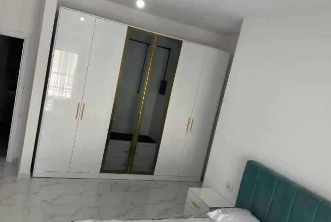 Shtepi me qera Apartament ne Tirane, 2+1, Mobilimi E mobiluar, Pagesa 450  Euro.