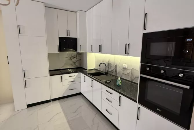 Shtepi me qera 2+1 ne Tirane - 50,000 Leke
