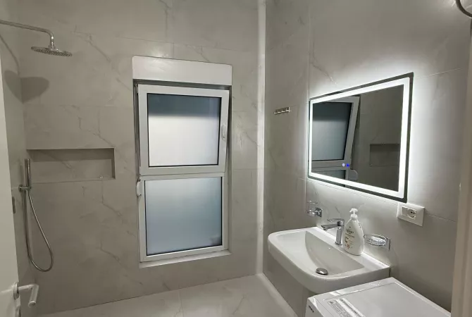 Shtepi me qera Apartament ne Tirane, 1+1, Mobilimi E mobiluar, Pagesa 550  Euro.