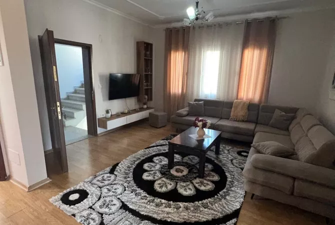 Shtepi me qera 2+1 ne Tirane - 45,000 Leke