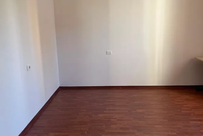 Shtepi me qera Shtepi Private ne Tirane, 2+1, Mobilimi E mobiluar, Pagesa 45,000  Leke.