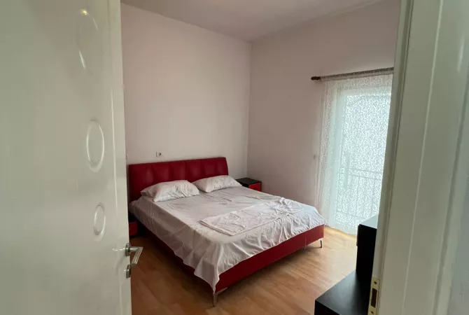 Shtepi me qera Shtepi Private ne Tirane, 2+1, Mobilimi E mobiluar, Pagesa 35,000  Leke.