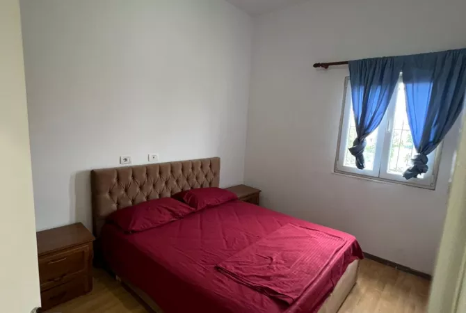 Shtepi me qera Shtepi Private ne Tirane, 2+1, Mobilimi E mobiluar, Pagesa 35,000  Leke.