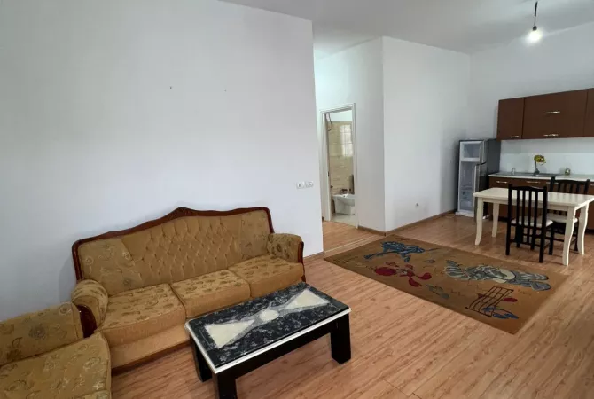 Shtepi me qera 2+1 ne Tirane - 35,000 Leke