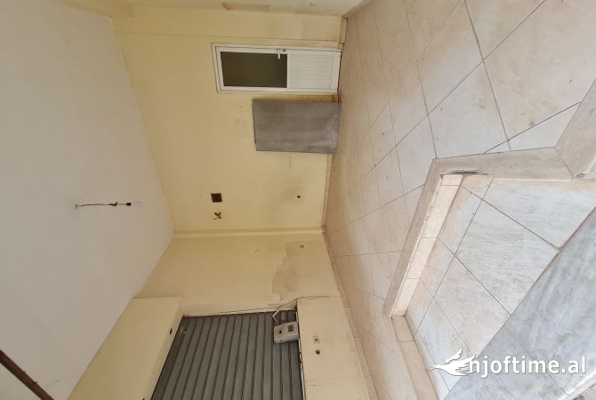 Ambient biznesi me qera 1+1 ne Berat - 150 Euro