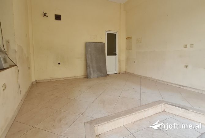 Ambient biznesi me qera 1+1 ne Berat - 150 Euro