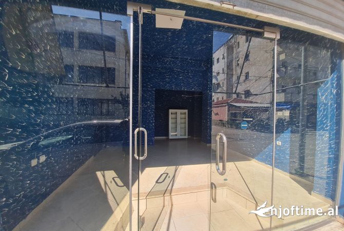Ambient biznesi me qera 1+1 ne Berat - 229 Euro