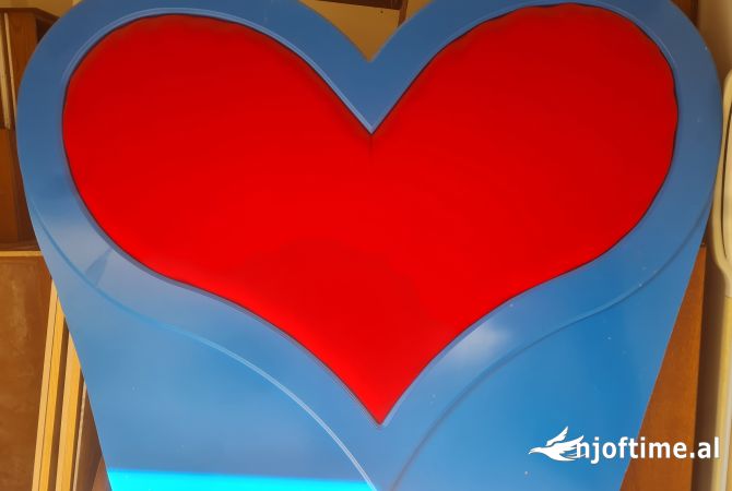Mobilje dhe Elektroshtepiake  ne Berat - 110 Euro
