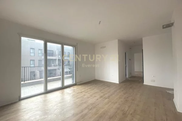 Shtepi ne shitje Apartament ne Tirane, 1+1, Mobilimi Bosh, pa mobiluar, Pagesa 153,000  Euro.