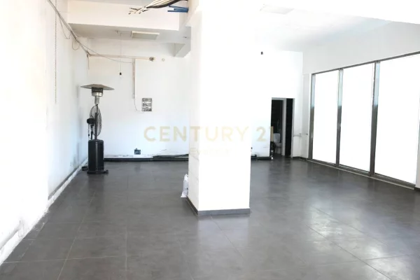 Ambient Komercial ne Shitje, Kati 0, Fasad Xhami, Tower Bridge 3