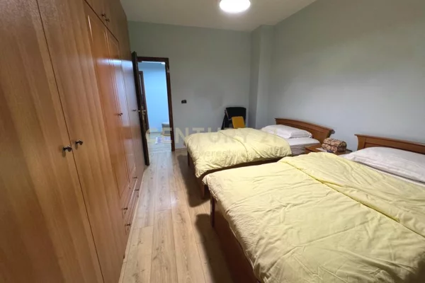 Shtepi ne shitje Apartament ne Tirane, 2+1, Mobilimi E mobiluar, Pagesa 200,000  Euro.