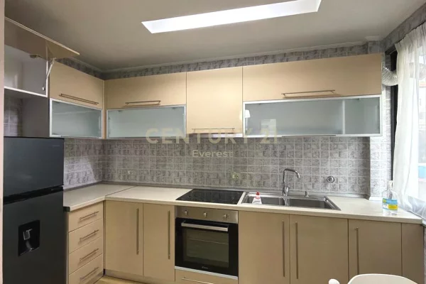 Shtepi me qera 2+1 ne Tirane - 550 Euro