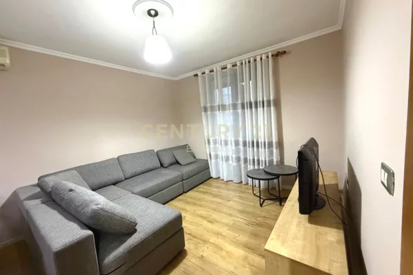 Shtepi me qera 2+1 ne Tirane - 550 Euro