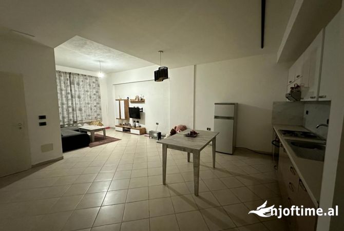 Shtepi ne shitje Apartament ne Tirane, 1+1, Mobilimi E mobiluar, Pagesa 75,000  Euro.