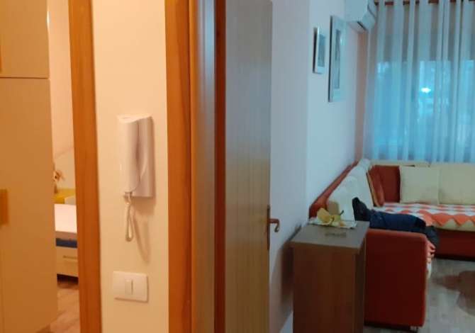Shtepi me qera 2+1 ne Tirane - 60,000 Leke