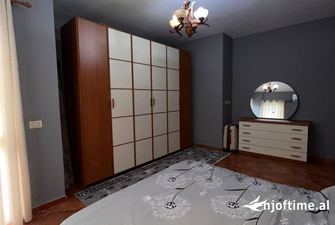 Shtepi me qera 2+1 ne Tirane - 800 Euro