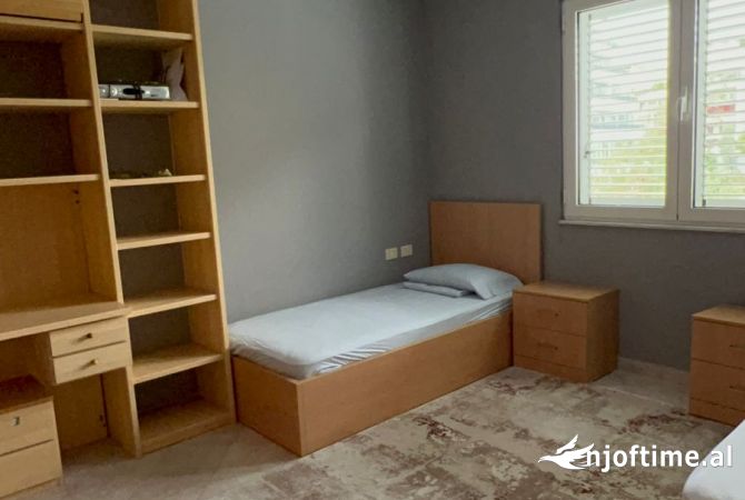 Shtepi me qera 2+1 ne Tirane - 800 Euro